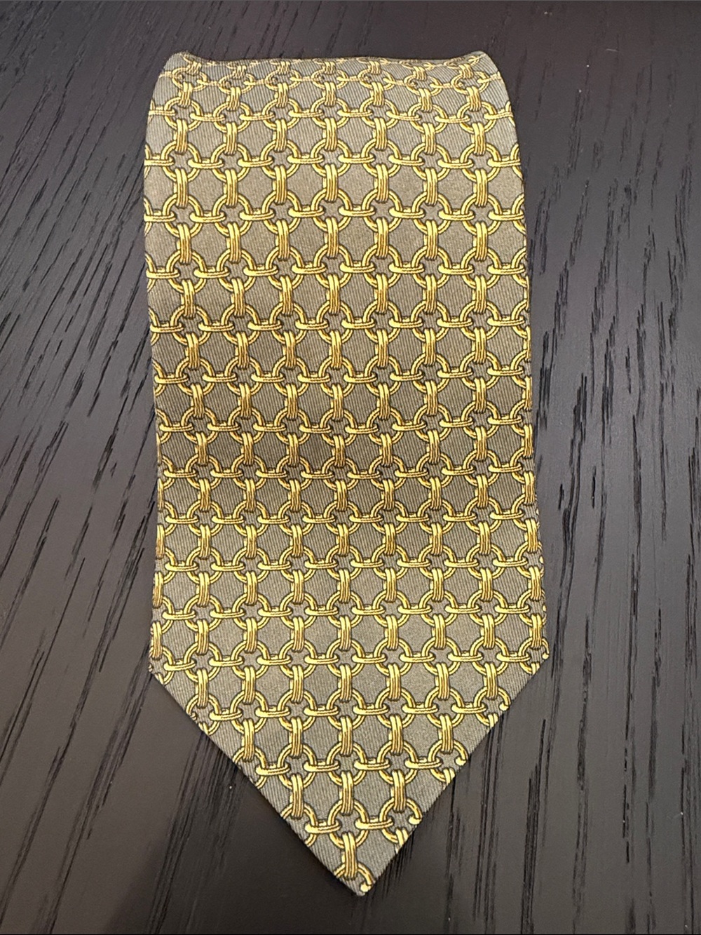 Hermes Men's Chain Link Patterned Silk Tie in Olive Green and Gold